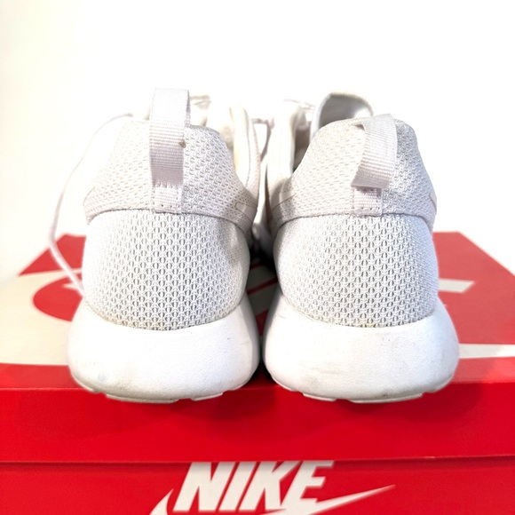 Nike Classic Roshe One White Mesh Minimalist Lifestyle Casual Sneakers - Picture 7 of 14